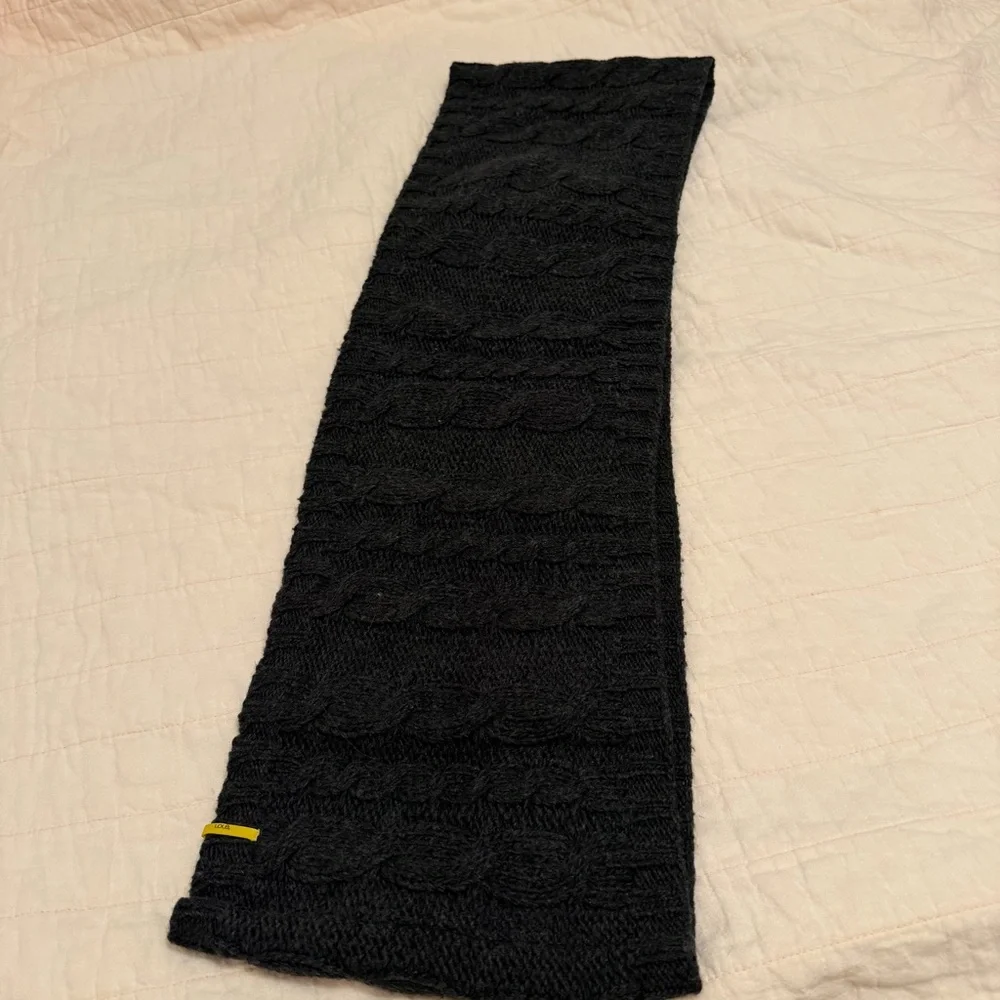 Lole Grey Knit Infinity Scarf - Picture 4 of 14